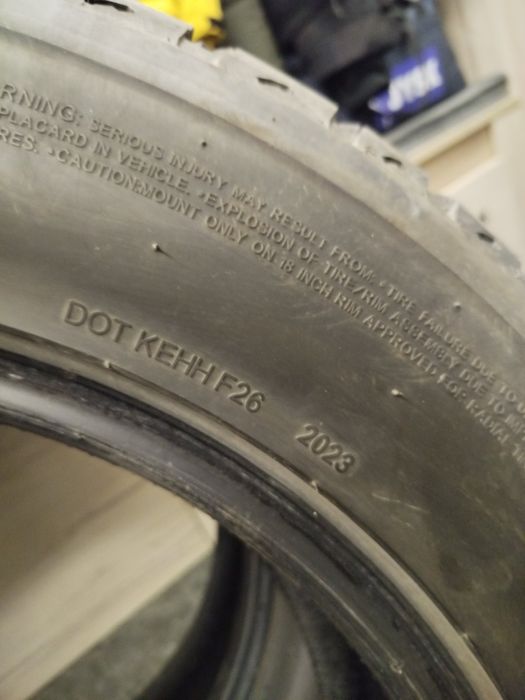 Гуми за СУВ -размер 255/60/18 - DOT23