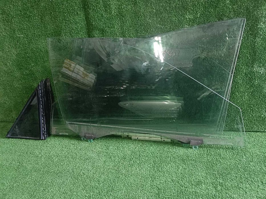 Оригинальное стекло дверей от Toyota Camry 30 35