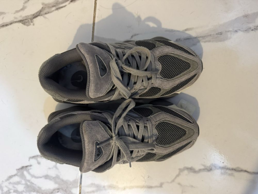 Маратонки new balance 9060 като нови