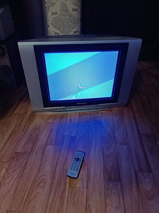 Телевизор Panasonic диагональ 52см бу рабочий
