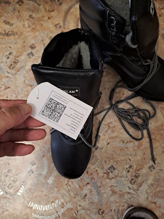 Продам зимнию спец одежду