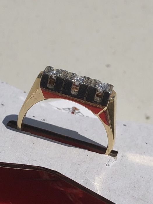 Inel 14k aur galben cu 3 diamante montate in platina cadou