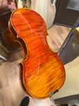 Vând vioara model Amati