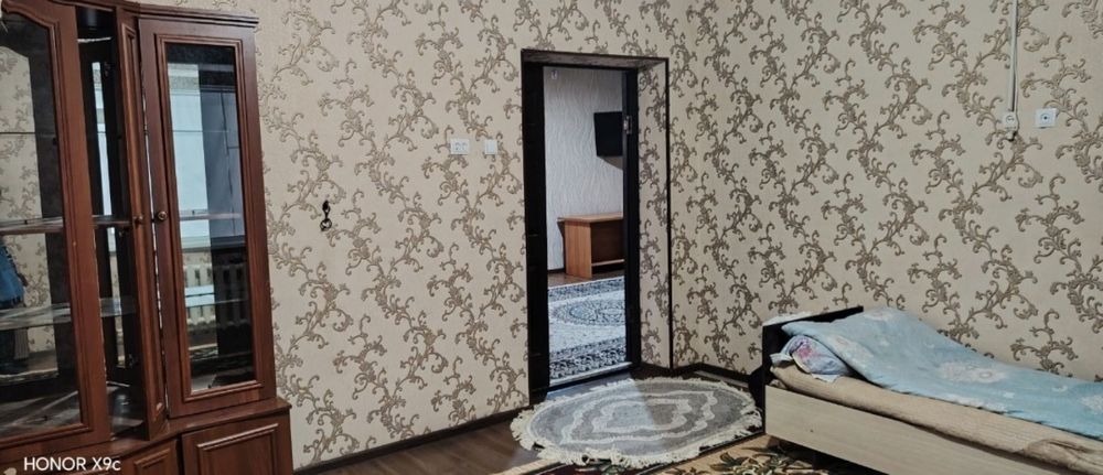 Бектемир р.Фуд Сити томонда 3 хонали  ховли ижарага берилади