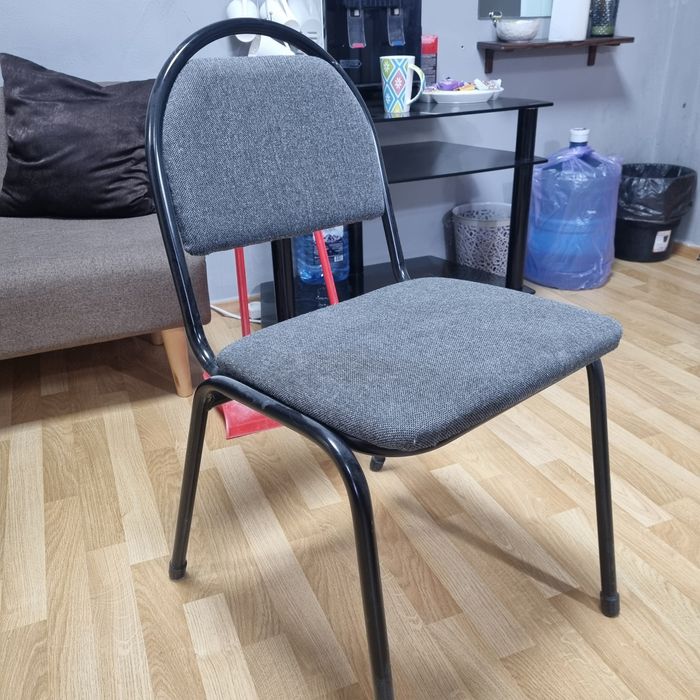 Продам стул офисный