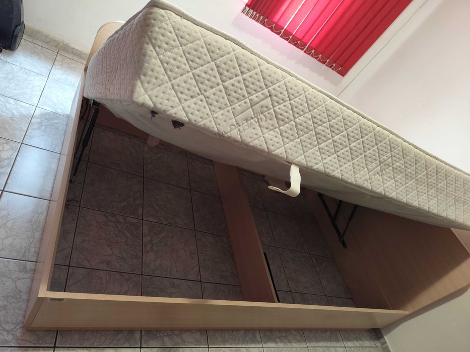 Спалня Приста с матрак и повдигащ меха низъм