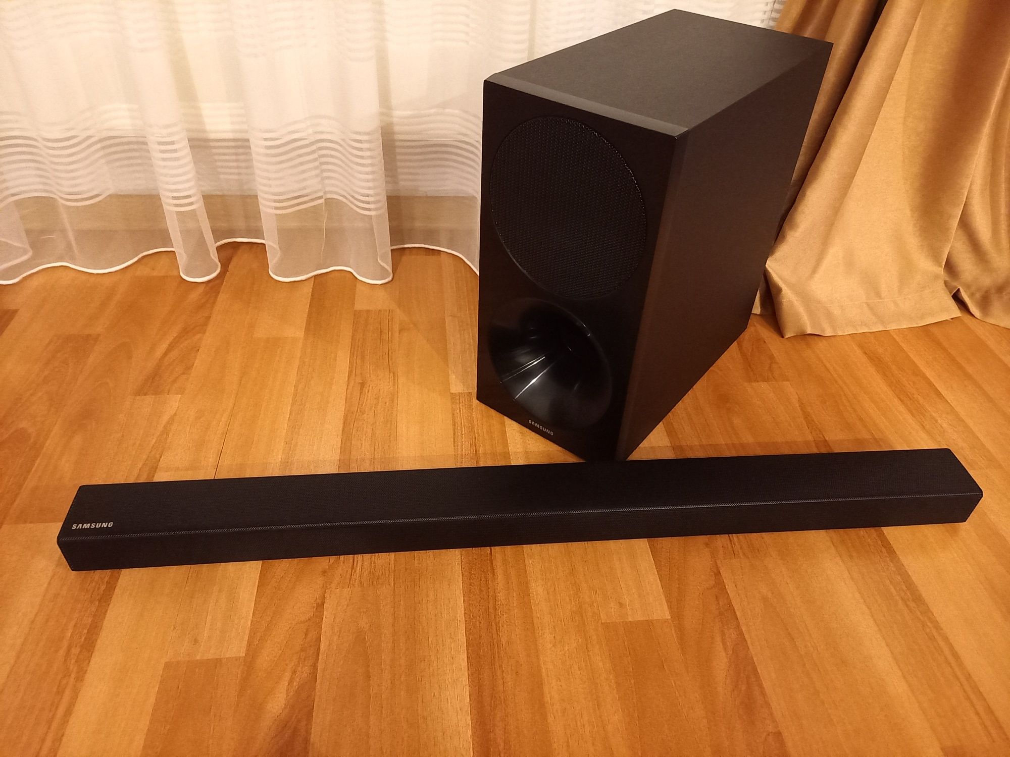 Vand Soundbar Samsung M450 320w BT HDMI ARC subwoofer wireless