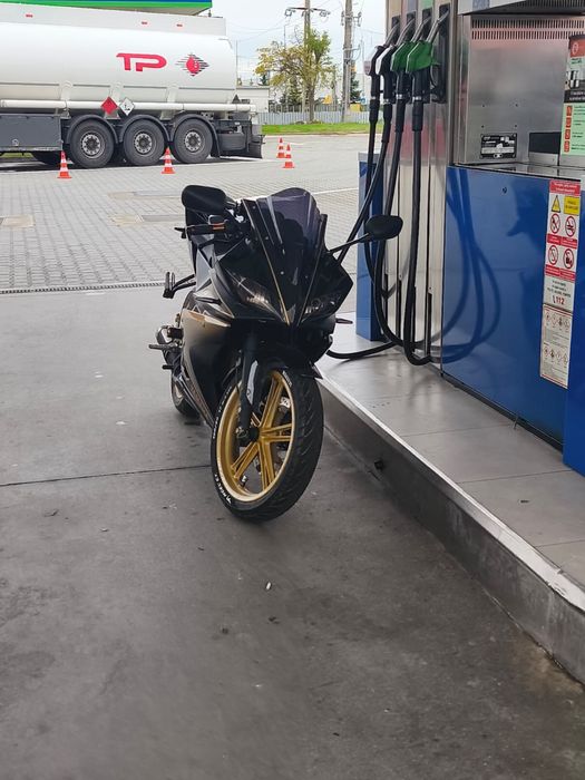 Vând Yamaha yzf R125