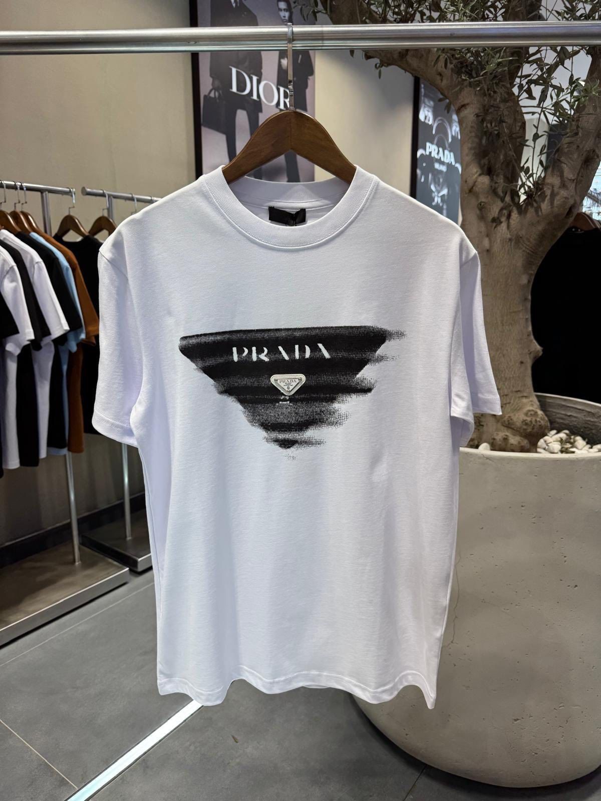Мъжка тениска Prada