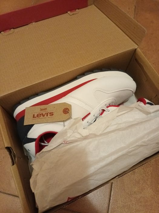 Levi's -Нови оригинални  маратонки