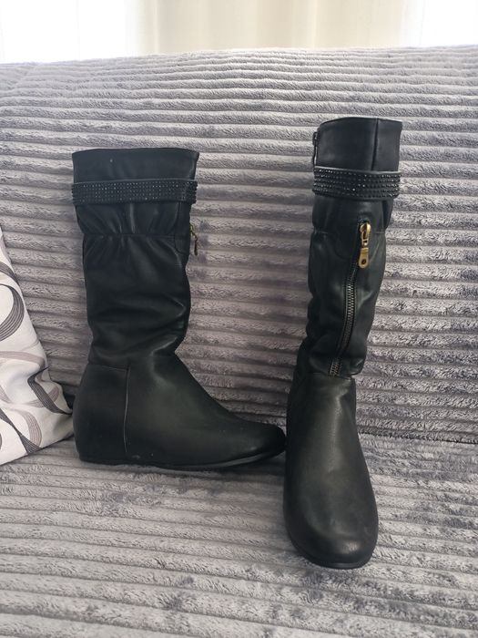 продам женские сапоги.38