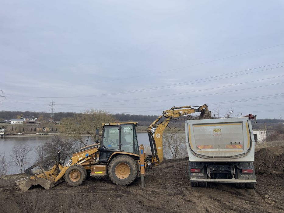 Inchiriem buldoexcvator cu picon