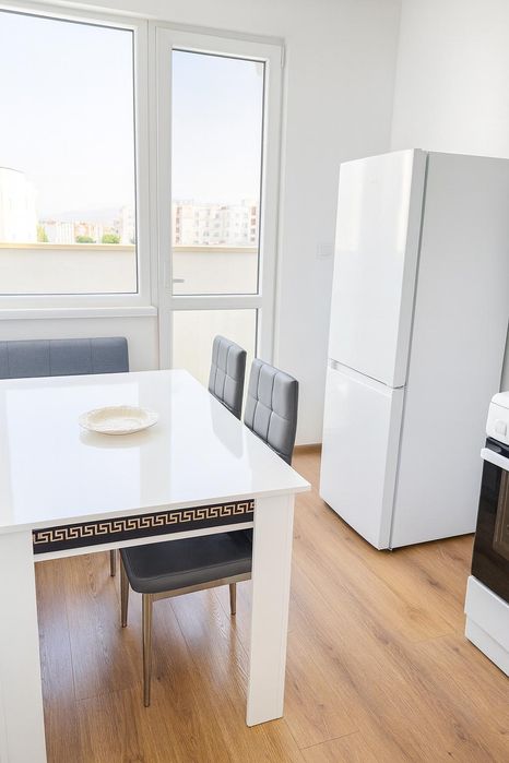 Двустаен апартамент под наем в жк. Тракия