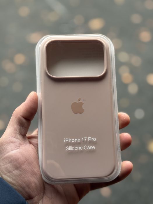 - Huse iPhone 17 Pro  80 lei