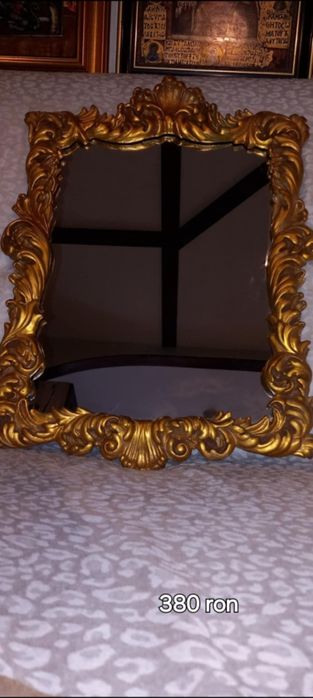 Oglinzi vechi din lemn și rasina