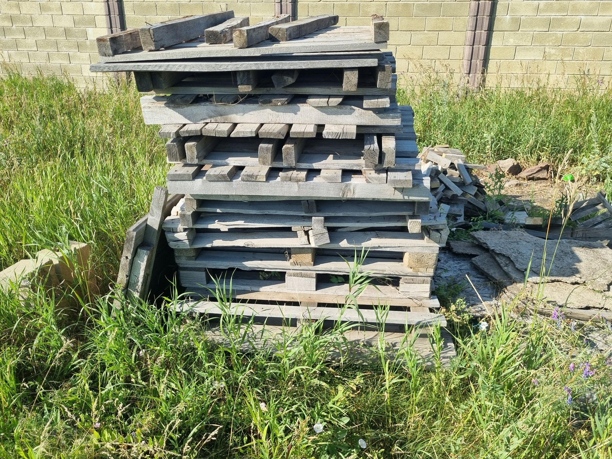 Продам поддоны из под кирпича