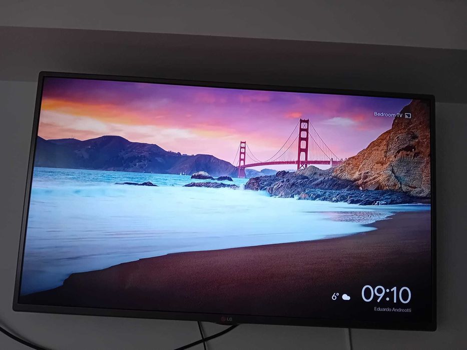 Televizor LG 42″ (106 cm) Full HD + Suport perete – Stare foarte bună
