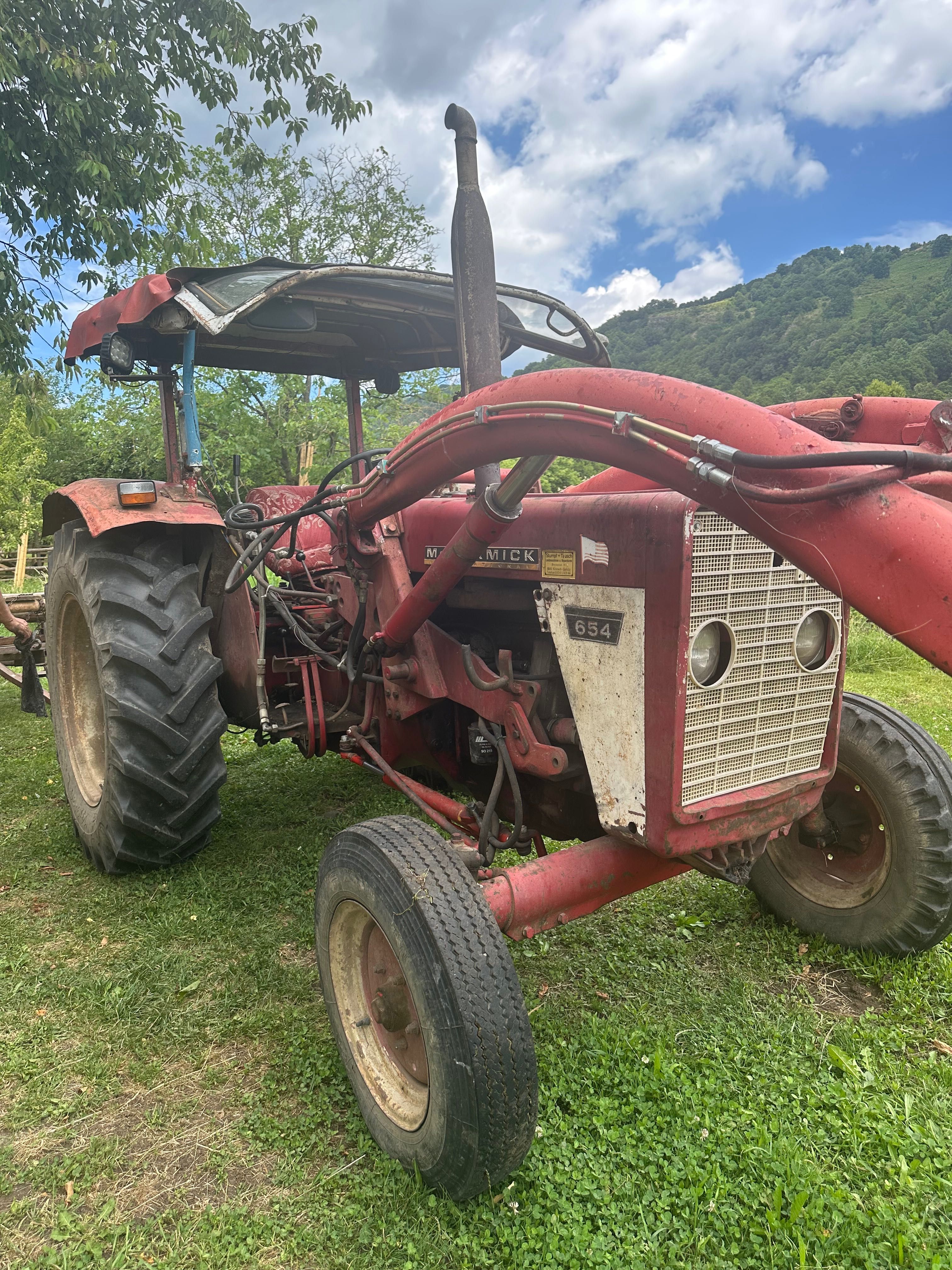 Tractor McCormick international