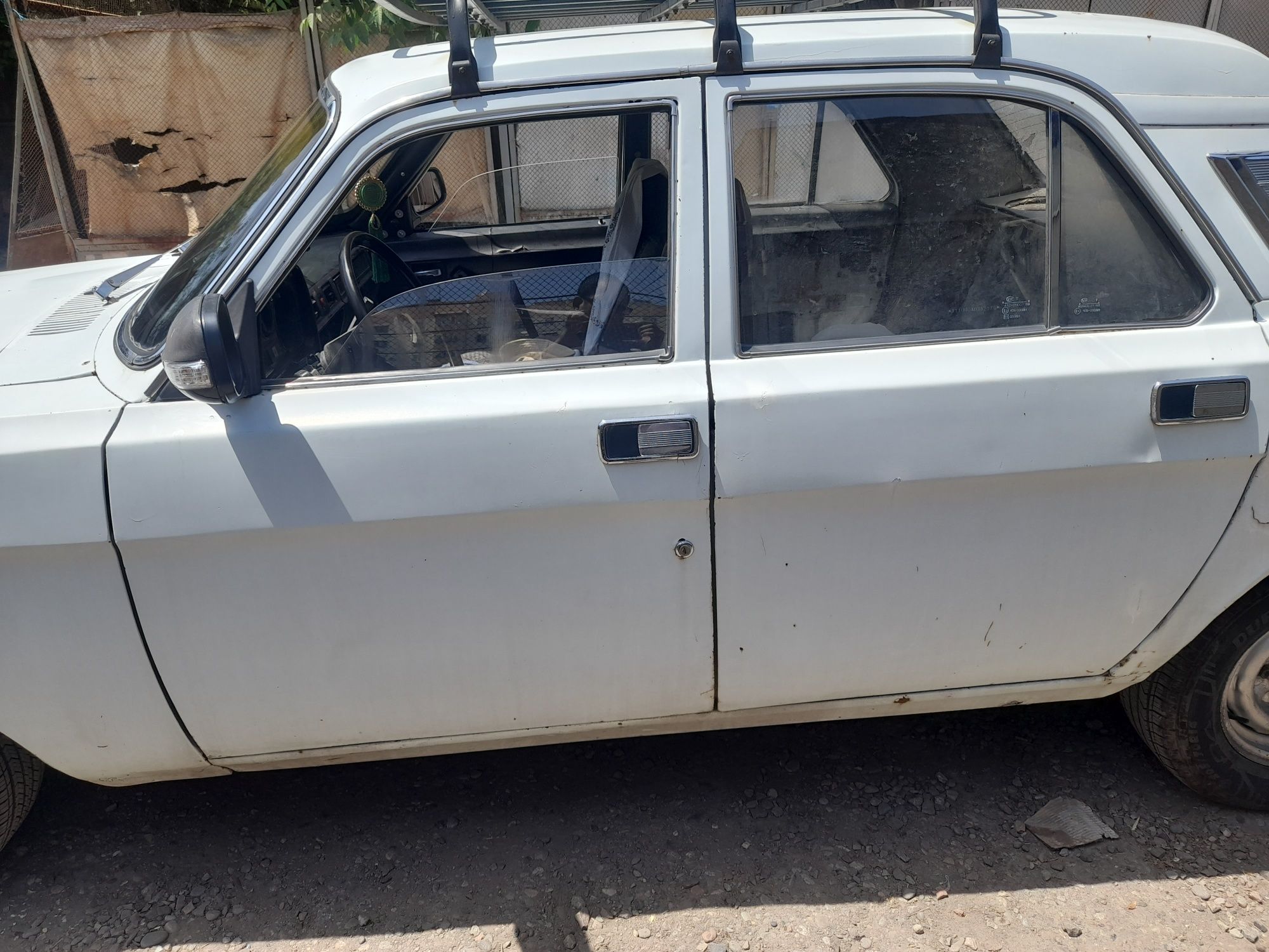 Волга Газ 2411  сотилади