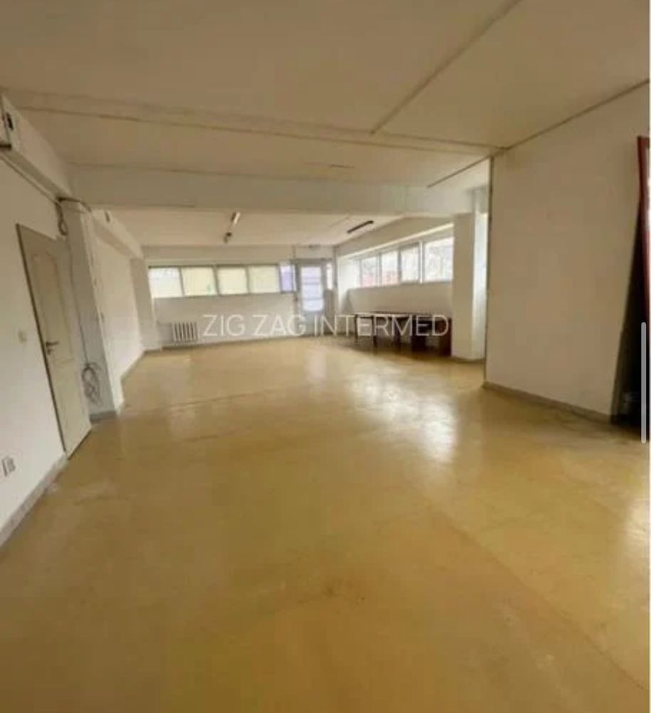 Spatiu comercial - 370mp (Etaj1) + 340mp parcare privata - PIATA CET