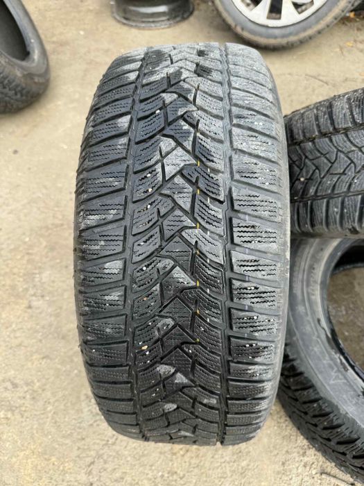 Зимни гуми Dunlop 225/15/16 втора употреба