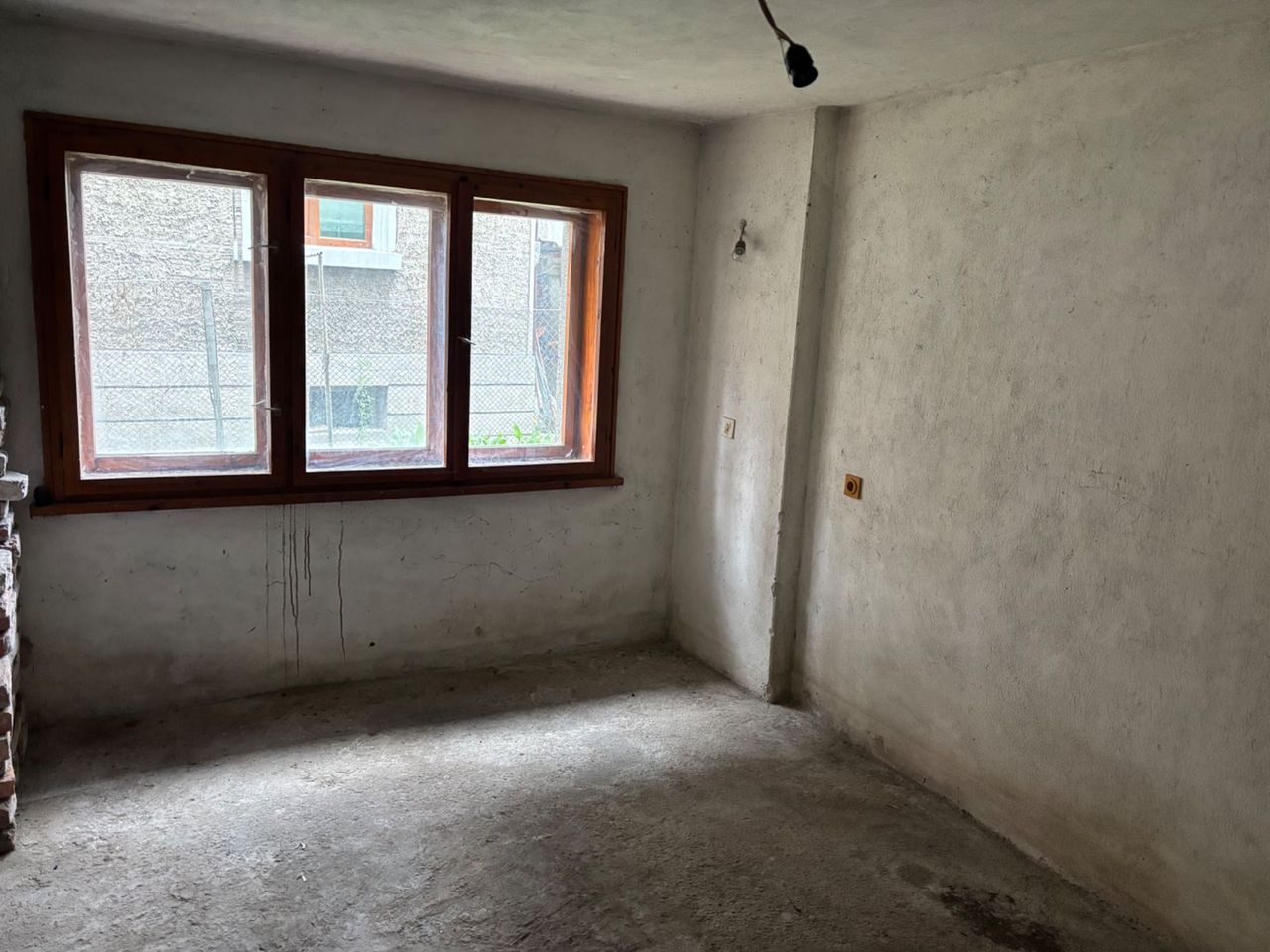 Продава се Двустаен апартамент в Троян - 64 кв.м за 518 €/кв.м - Снимка #2