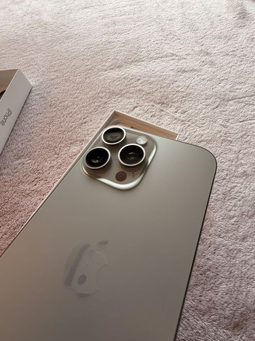 iPhone 15 Pro Max 512 GB – Перфектно Състояние + Подарък Кейс Mous