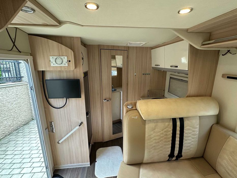 Autorulota  Burstner  2018 TOP accept variante auto !