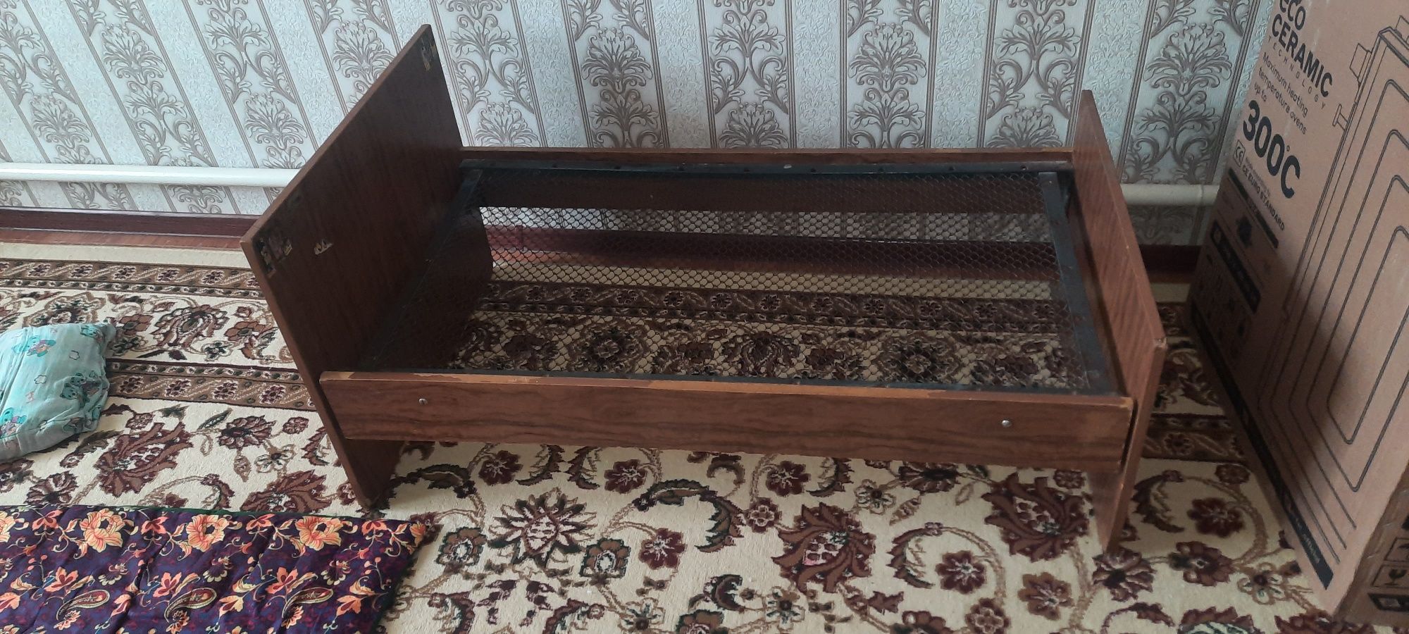 детский Кроват беккем, 100кг адам көтереди. сатылады. Келисимли.