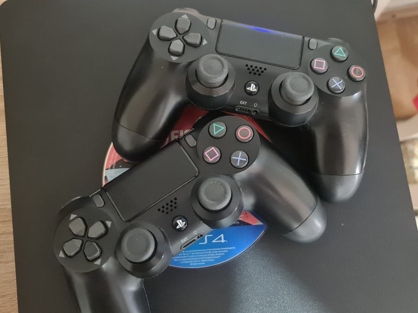 PlayStation 4 Slim,1 Terra,Doua manete,Cd Fifa
