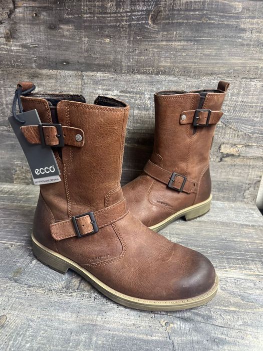 Срочно! Продаются новые ботинки ecco!