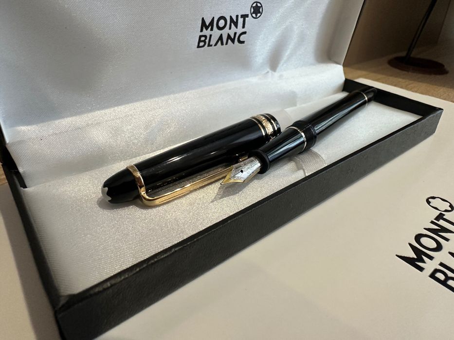 Stilou Mont Blanc fountain pen, rezerva/cerneala, negru penita aurie