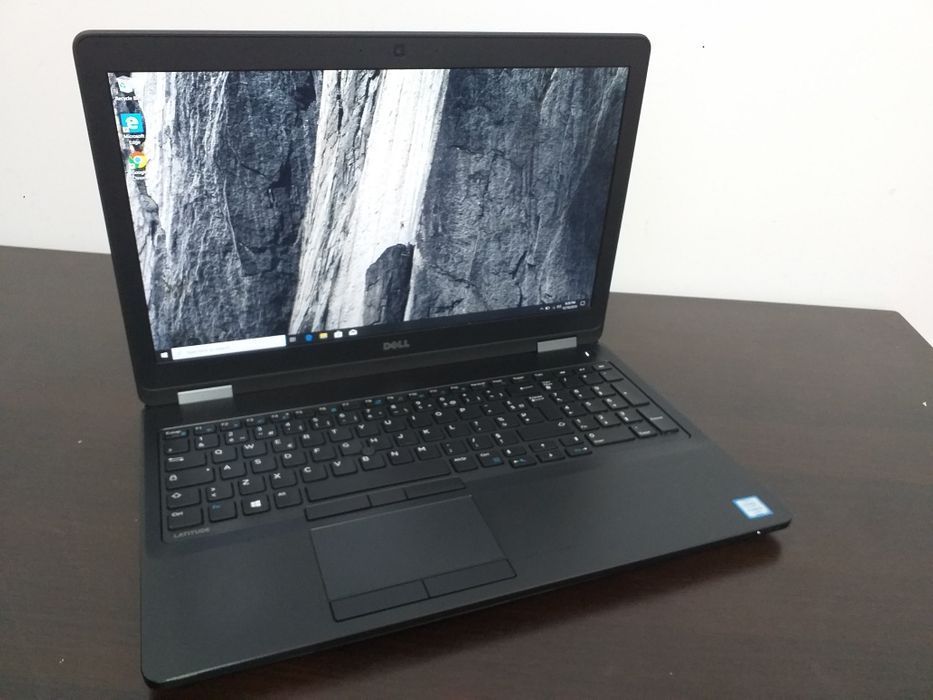 Dell bussines ultrabook E5570 15,6" IPS,12GB DDR4, SSD 480,bat 7h NOUĂ