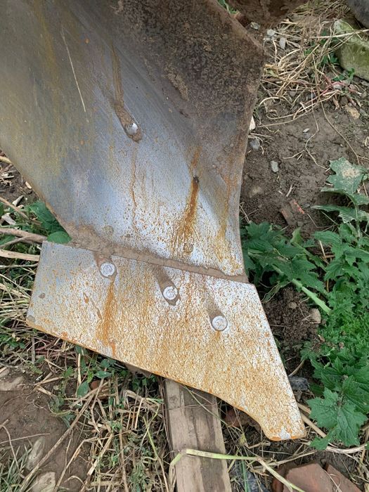 Plug kverneland cu 3, 4 trupite