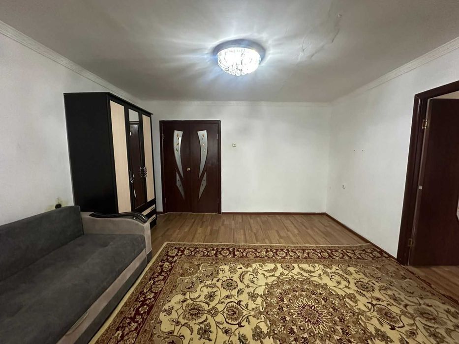 Продам 3-х комнатную квартиру на 6 мкр (за  маг.Талис)!