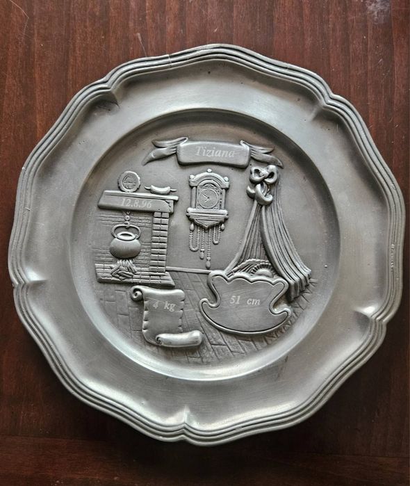 Старинна Релефна Метал 92% Etan Чиния.