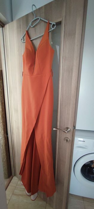 Rochie de eveniment purtata cateva ore ( de nasa)