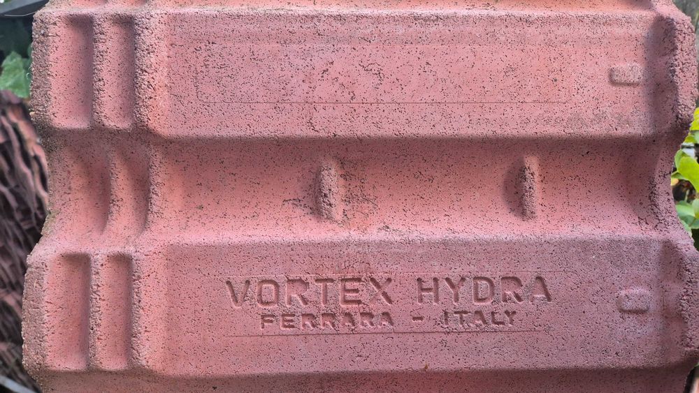 Țiglă Vortex Hydra
