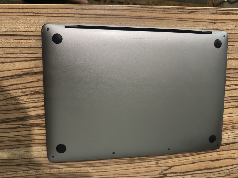 Mac Book Pro 13 Inch 16GB