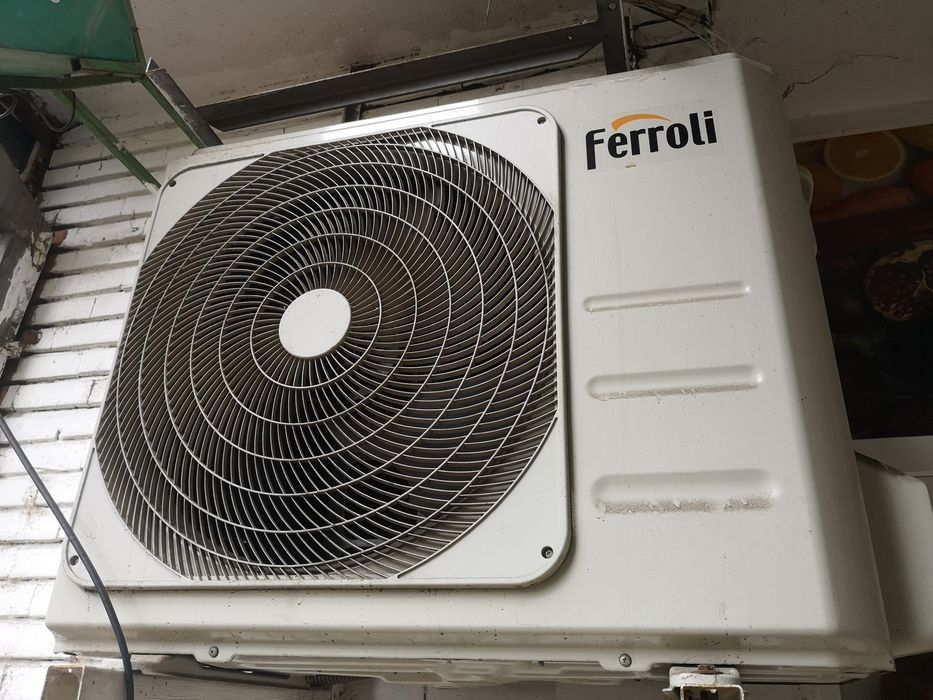 Vând aer condiționat Ferroli