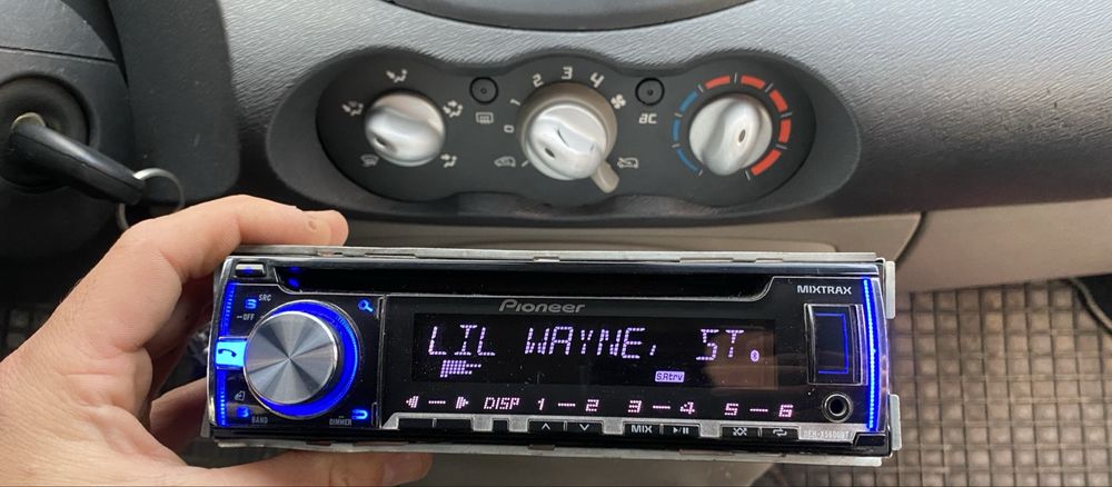 Casetofon Pioneer Bluetooth