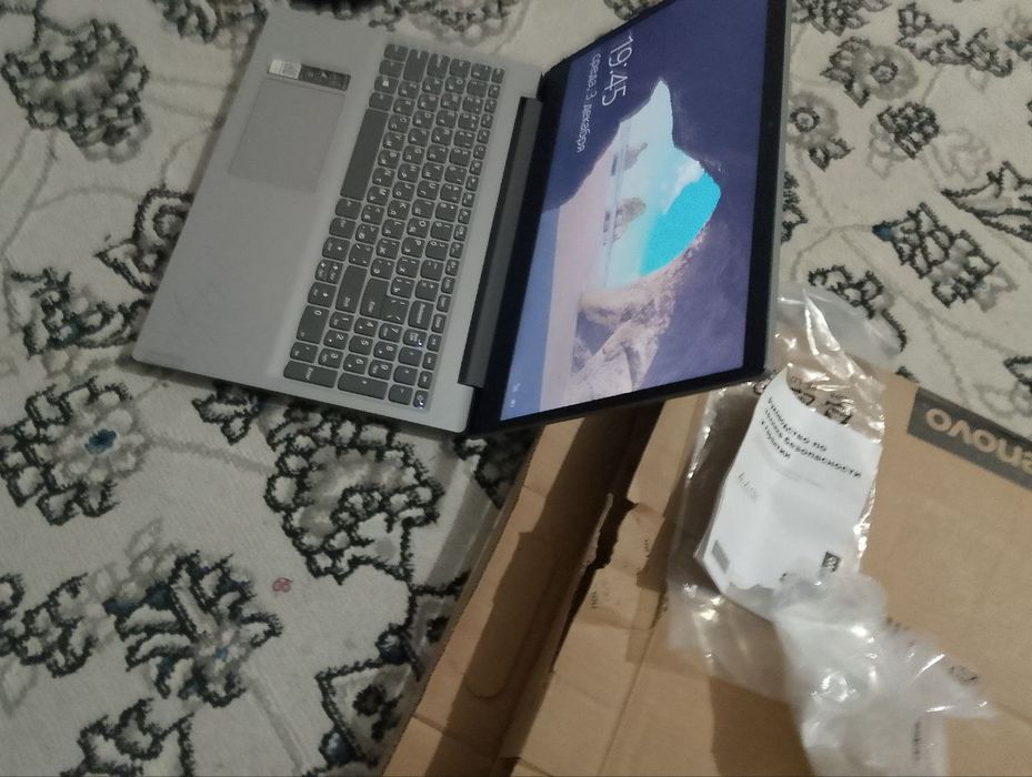 Noutbuk lenovo ideapad