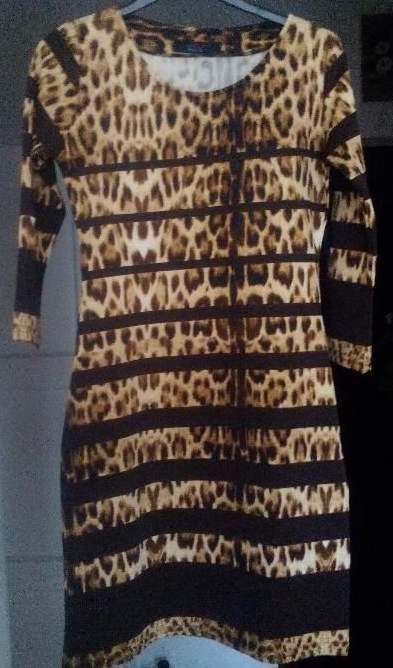 Rochie marimea 38, nou-nouta, eleganta, rafinata, office-casual, cadou