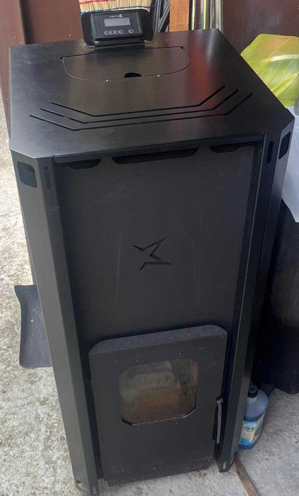 Топловъздушна пелетна камина Firestar