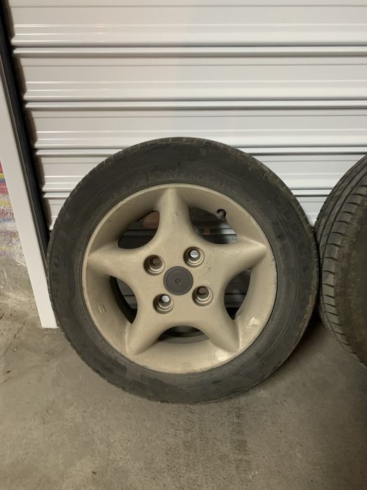 Гуми с джанти Ford fiesta 13 цола