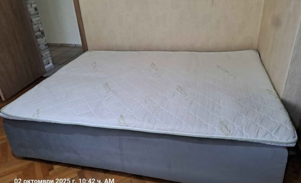 Разтегателен диван (Кийра) 140/190см ,с подарък към него топ матрак