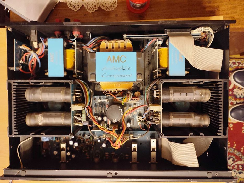 Amplificator hibrid AMC CVT 3030 final tuburi EL34 (NAD)