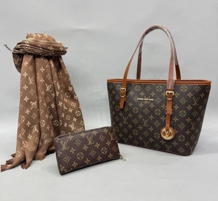 Geanta +esarfa +portofel/new model, super calitate, saculet, etichetă