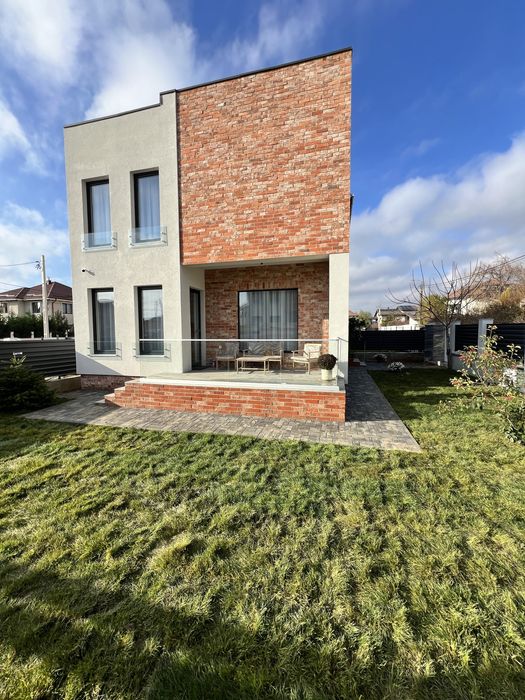 Casa zona Ford, 3 dormitoare 3 bai, strada Primaverii! (Carcea)