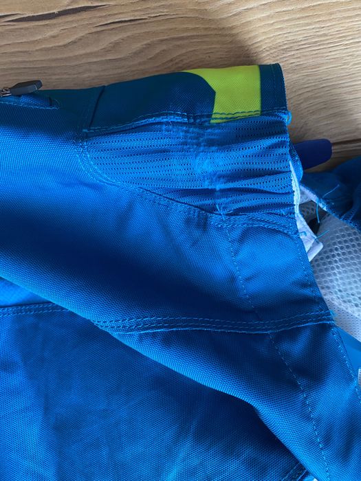 FOX DEMO-pantaloni sport , stare foarte buna , pt barbati